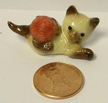 HR03010 -Kitten with ball of yarn (click on picture for full details)