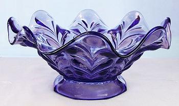 04347OE - 10-1/2'' Feathers Bowl in Violet