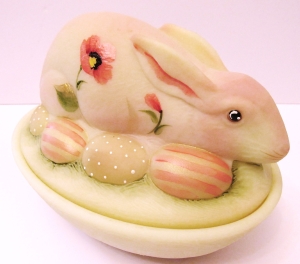 04683XA - 7'' Burmese Handpainted Spring Finery Bunny Box