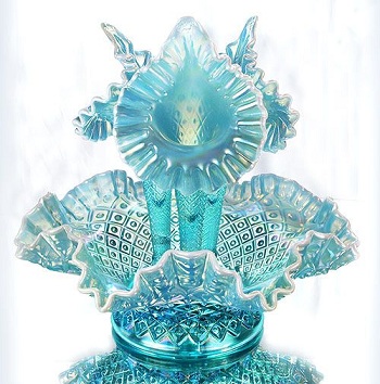 0480841 - 9-1/2'' Diamond Lace Epergne in Robin's Egg Blue Opalescent