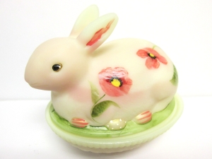 05098XA - 4 1/2'' Burmese Handpainted Spring Finery Bunny Box
