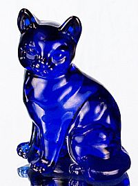 05165KN -  3-3/4'' Cat figurine in Cobalt