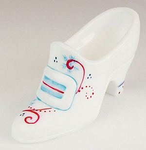 07737UN - 4-1/2'' Slipper in Milk Glass<br> <b>Michelle Kibbe design