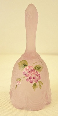 09266V2 - 6-1/2'' Bow and Drape Bell in Pink<br> <b>Stacy Williams ''Berries'' Design