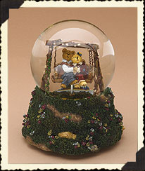 270521-1E Albert & Martha Water Globe (click picture for full description)