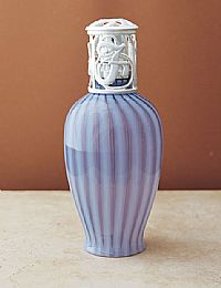 P008N8 - 54402 - 8'' Fenton La-Tee-Da Oblong Aubergine with Silver Crown Ef