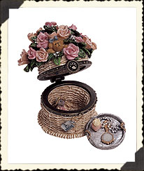 82527 - Pinkie's Flower Basket with Rose McNibble