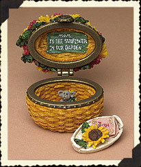 82537 - Edmund's Sunny Basket with Potter McNibble