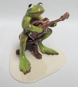 HR3288 - Mandolin Playing Frog