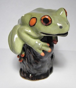 HR03364 -Tree Frog on Stump