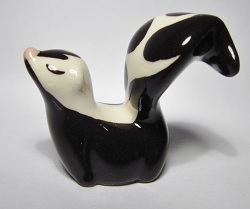 HR95 - Mama Skunk - Maxine Renaker Style