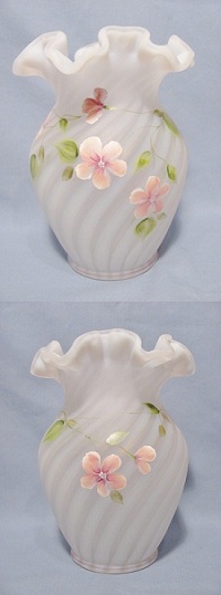 XS419FOZS - Satain French Opalesicent with Optic, Vase