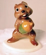 HR-81 - Chipmunk with acorn