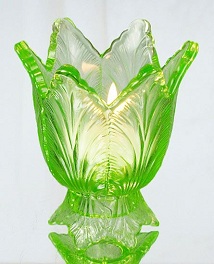 09596H2 - 4-1/2'' Leaf Pattern Two Way Votive in Lime Green
