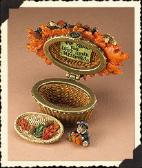 392151 - Autumn's Harvest Basket w/Alden McNibble