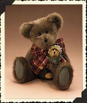 919850 Russell Bear & Scarecrow<BR>Bear of Month <b>November 2005</B><br>(Click on picture for full details)<br>