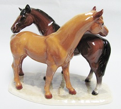 HR3322 <b>Specialties</b> Grooming Horses, "Best Friends, on base<b>RETIRED</B><BR> (Click on picture for full details)