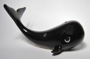 HR803-2 -<B>VINTAGE, RETIRED</B> 'Cartoon Style' Mama Whale, (blemish on back) (click on picture for full details)