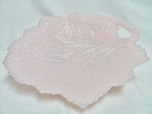 DGP 006P - \"Pale Pink Opalescent\" Art Glass Leaf Plate (click on picture for full description)
